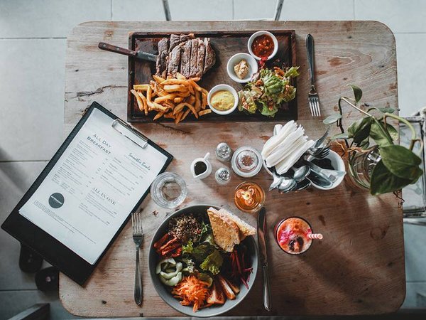 10 citations de gastronomes qui vous mettront l'eau à la bouche
