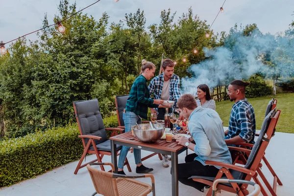 Comment créer une soirée gastronomique mémorable avec une petite plancha à gaz ?
